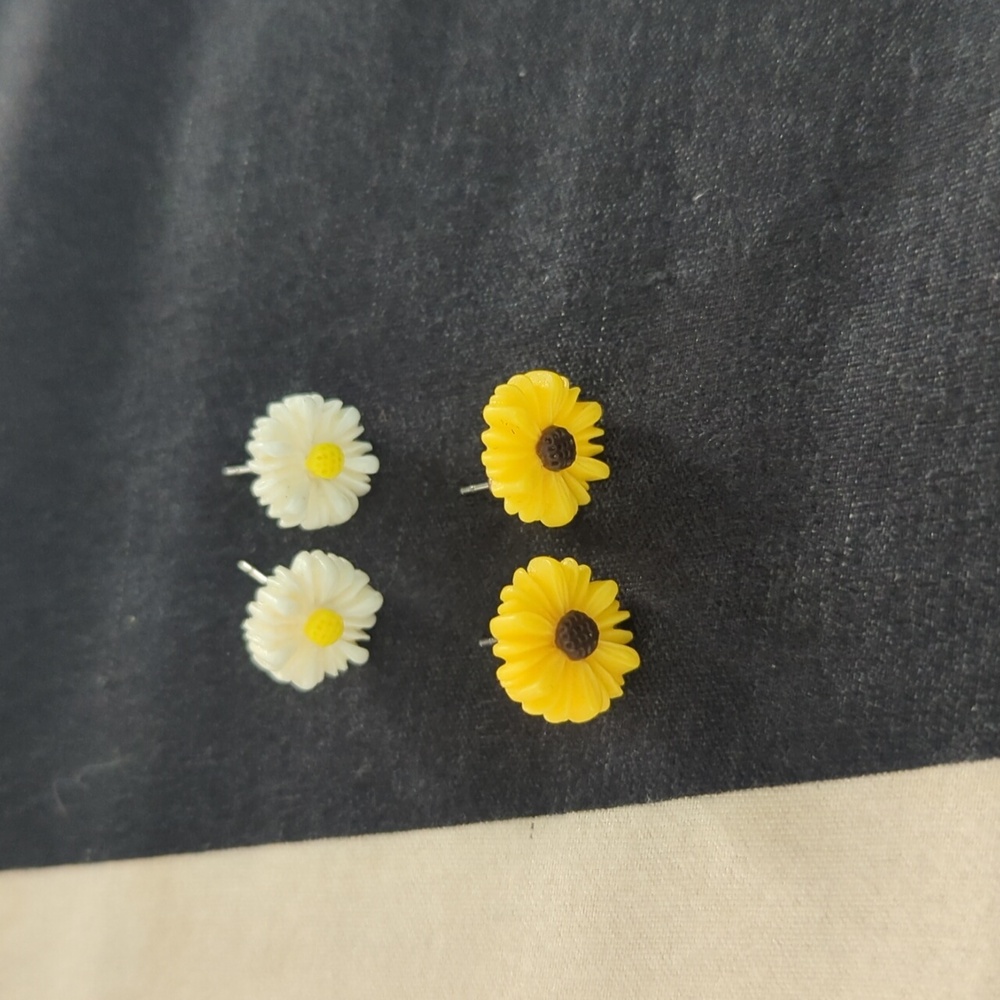 2 Pack Daisy/Sunflower Earrings